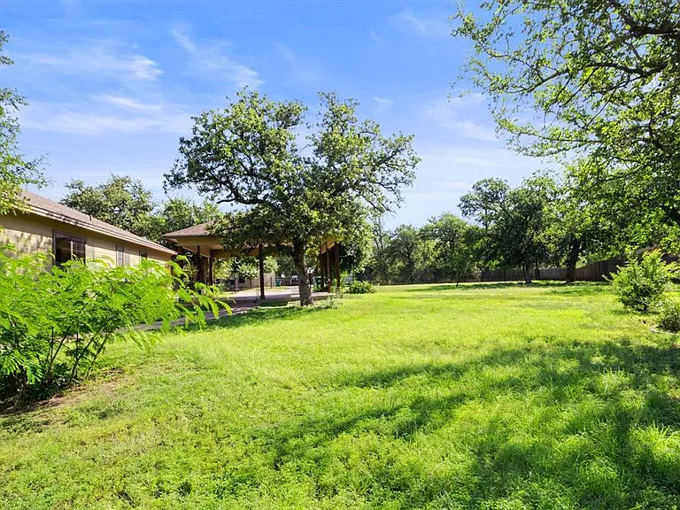 1404 Kings Valley Dr — Photo 29