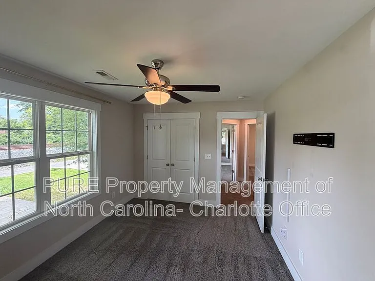 1204 W Airline Ave — Photo 12
