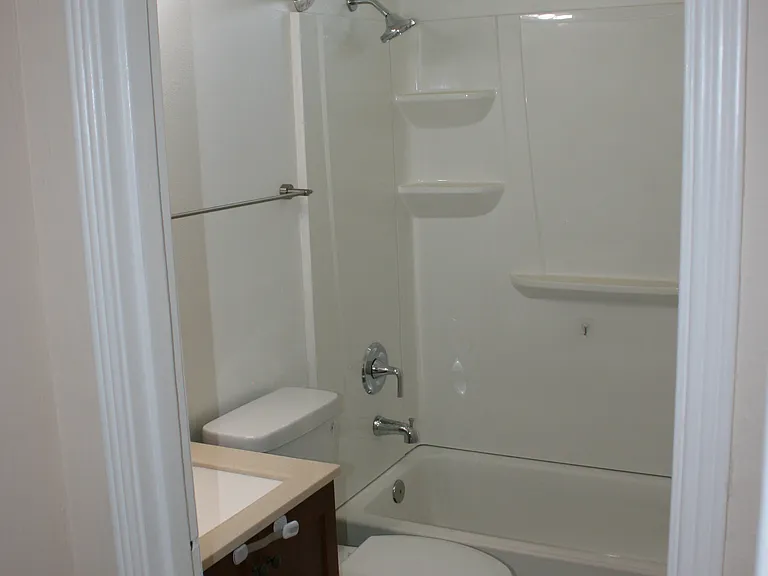 1460 Oxford Way — Photo 12