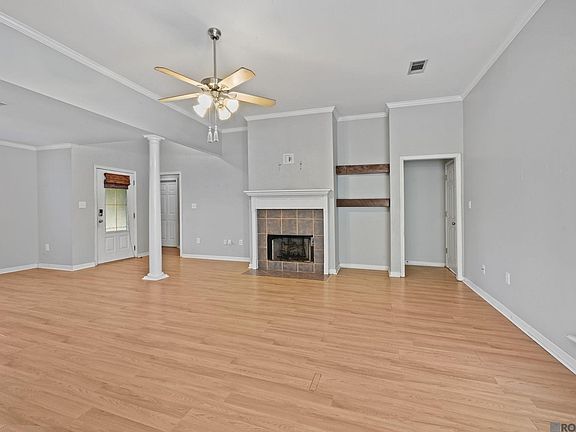 3rd image of 10942 Woodhaven Dr