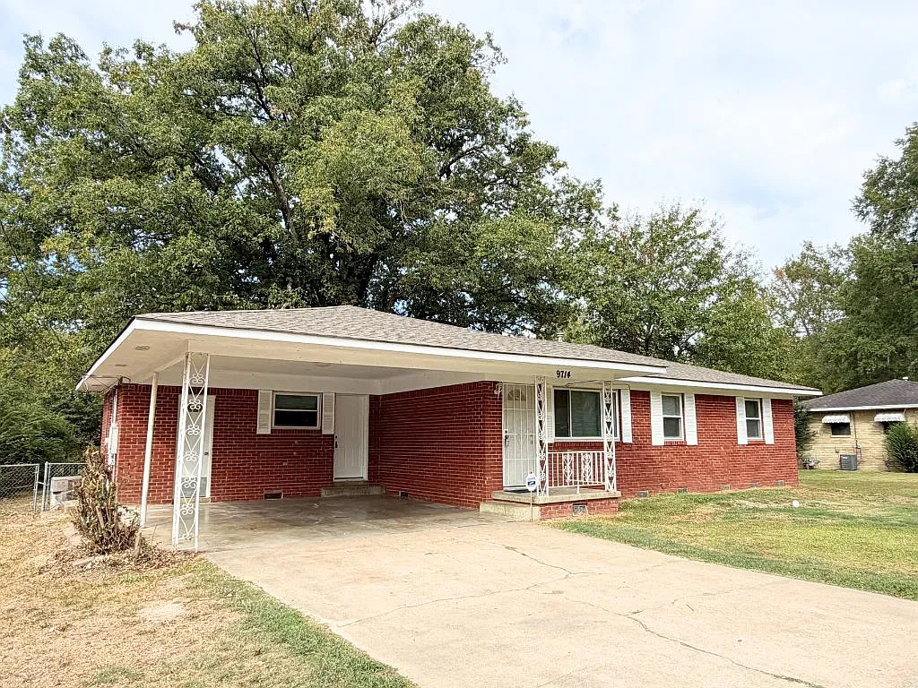 9714 Sunset Ln — Photo 2