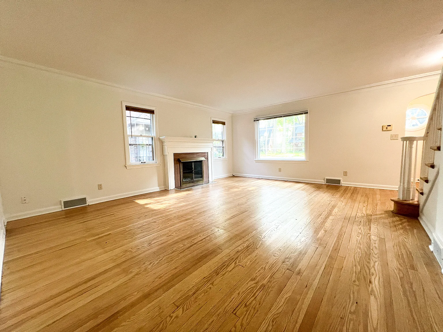 3 bed, 2.5 bath, 2125 sqft, $1,800 — Photo 4