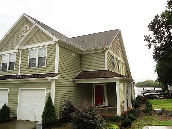 2nd image of 4541 Lake Dr