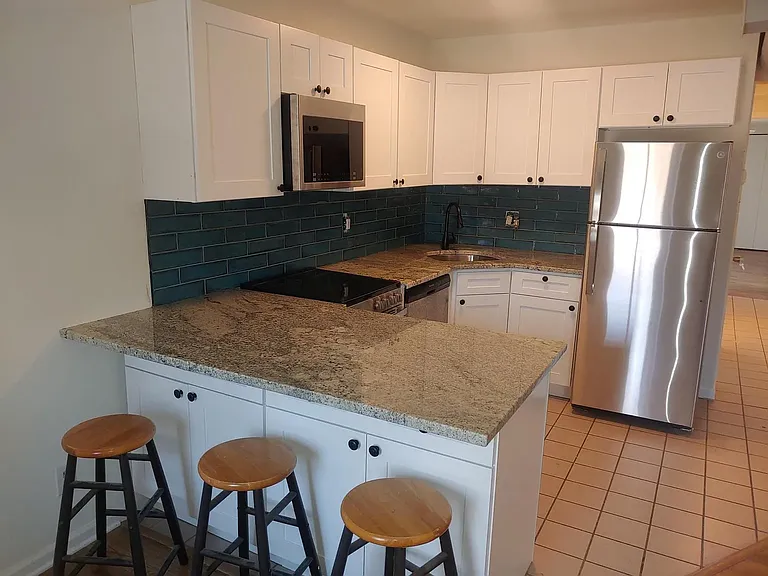 117 Green Ln #C — Photo 3