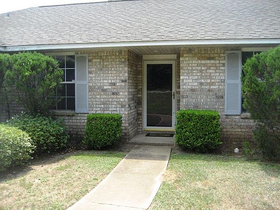3rd image of 6731 Community Dr