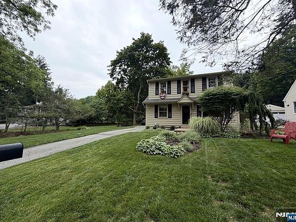 2nd image of 837 Circle Avenue