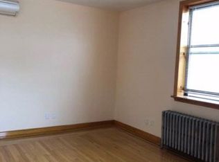 5212 67th St, Maspeth, NY 11378