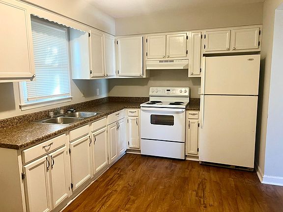 2nd image of 946 Stone St APT E