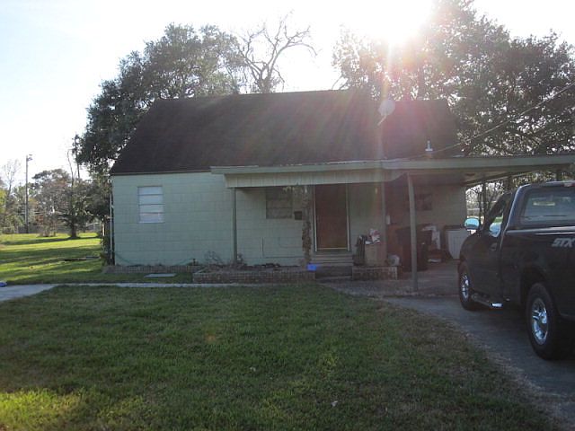 1st image of 303 Hill Terrace Dr