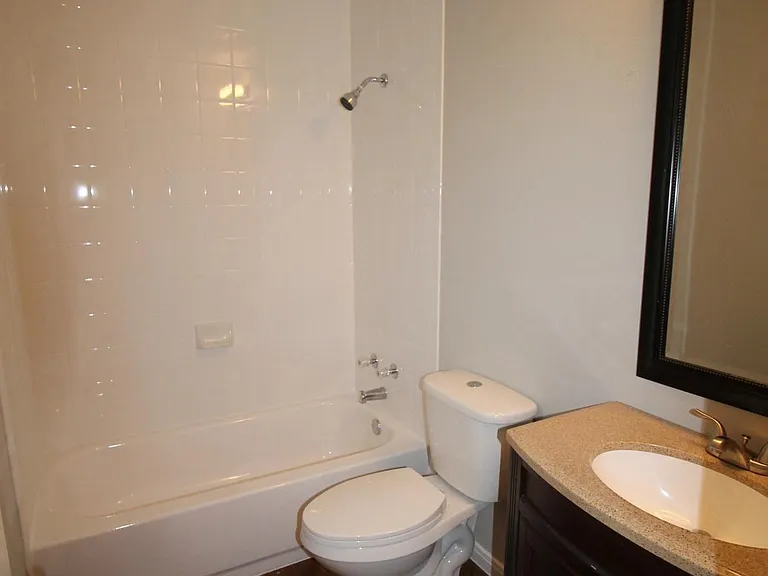 413 Lizzie St #A — Photo 3