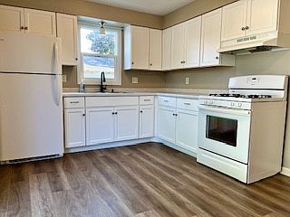 1st image of 660 Heritage Dr