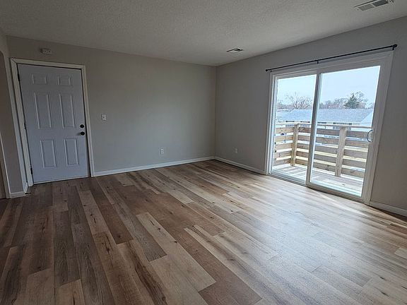 3rd image of 2617 N Clark St APT 10