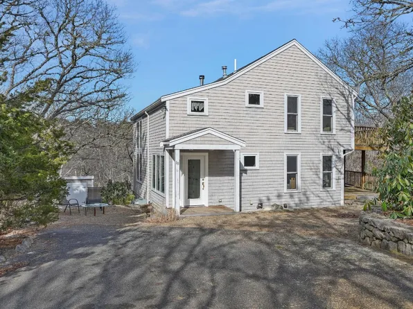 18 Wood Duck Way, Oak Bluffs, MA 02557