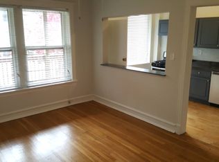 647 W Buckingham Pl #1, Chicago, IL 60657