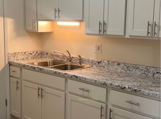 2016 10th St #302, Waukegan, IL 60085