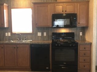 38088 Franklin Dr, Clinton Twp, MI 48036