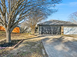 7701 Jamie Renee Ln, North Richland Hills, TX 76182