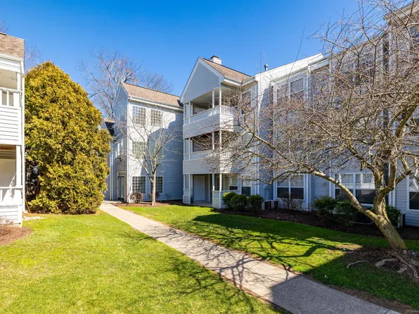 2 Forest Glen Circle #7, Middletown, CT 06457