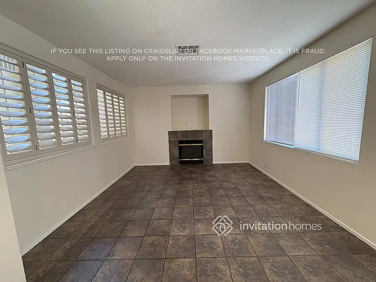 7563 Fairland Ct — Photo 3