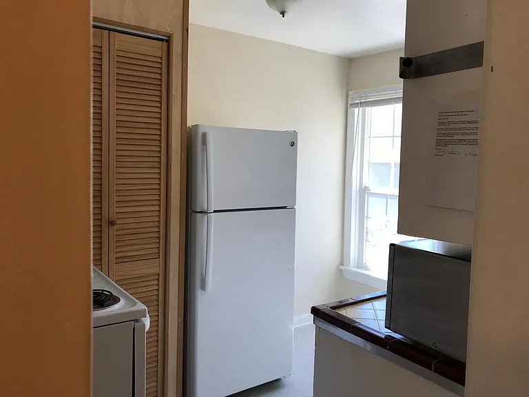 515 Foote St SW #3 — Photo 7