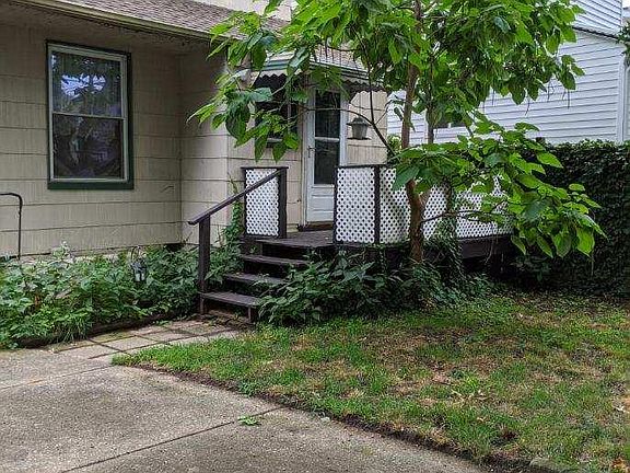 4th image of 1332 Hall Ave