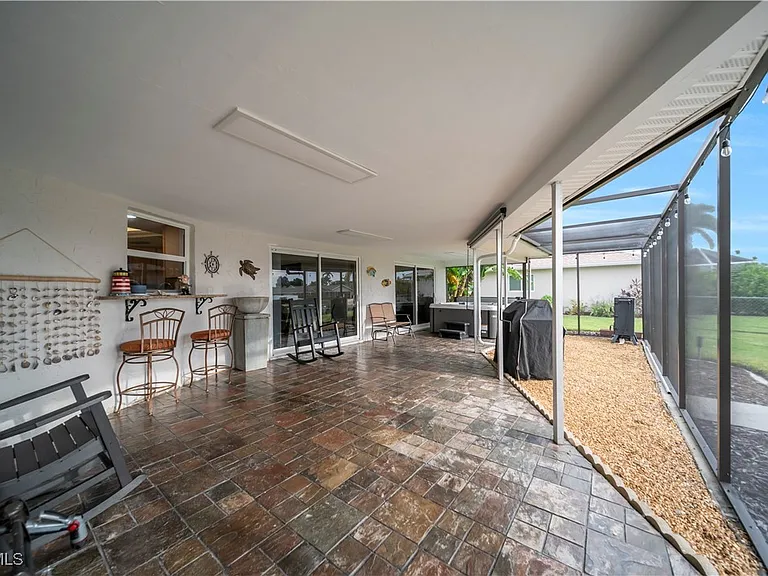 3746 SE 1st Pl — Photo 36