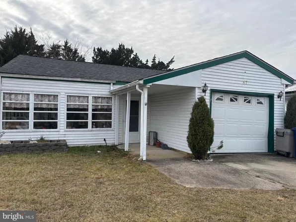 87 Huntington Dr, Southampton, NJ 08088