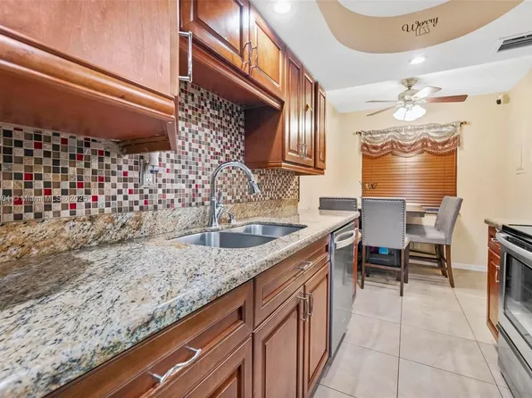 3141 NW 47th Ter APT 118, Lauderdale Lakes, FL 33319