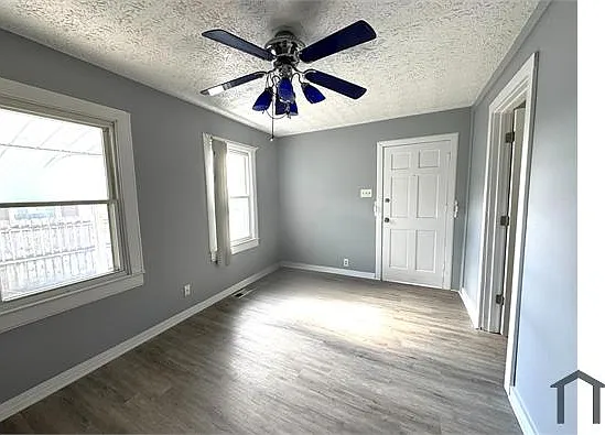 2849 Mars Hill St — Photo 3