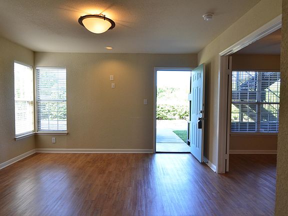 5th image of 7685 Northcross Dr Unit 1109