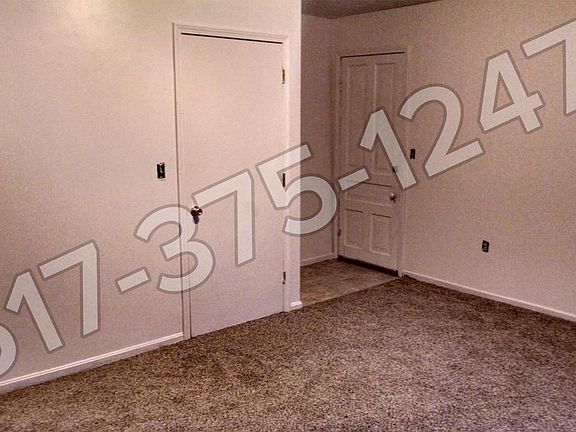 5th image of 130 E Elm St
