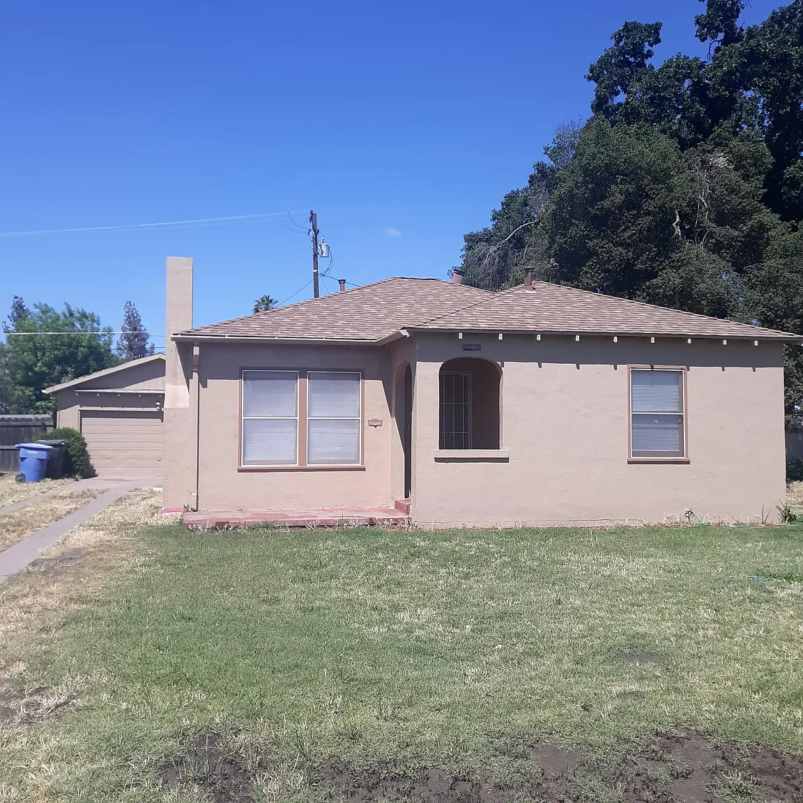 1620 N Green St photo 1