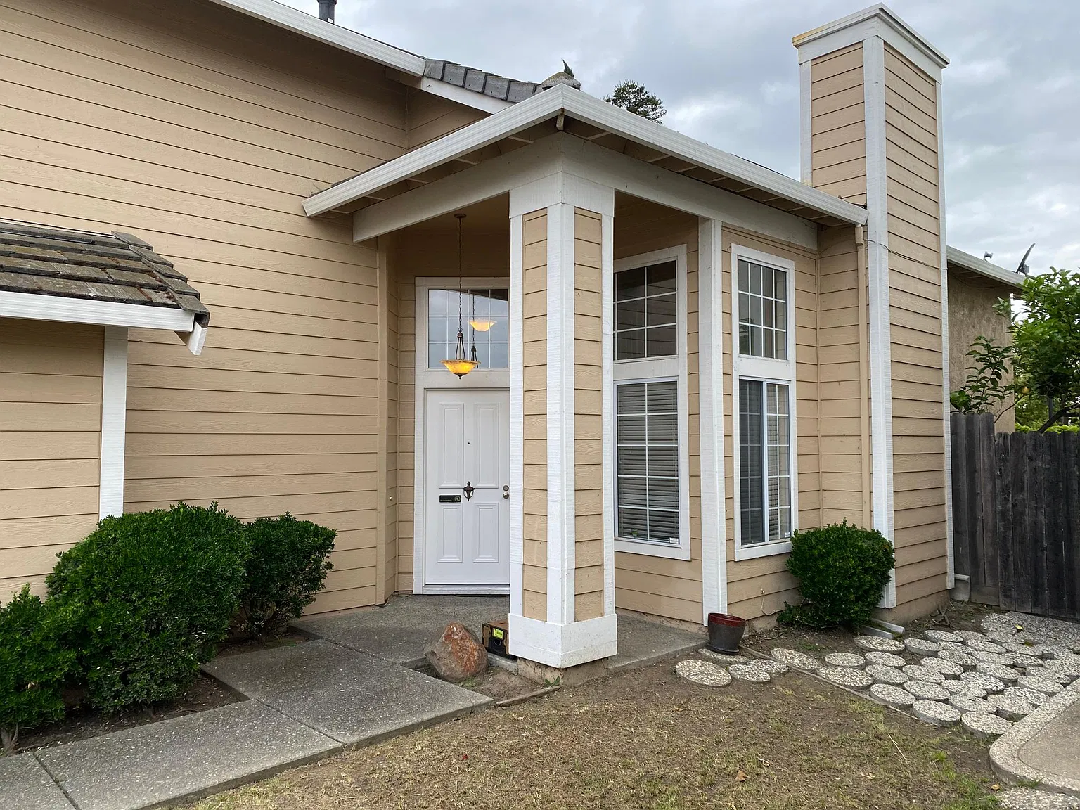 3 bed, 2.5 bath, 1740 sqft, $3,250 — Photo 4