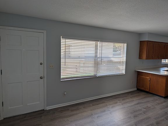 2nd image of 210 17th Ave N