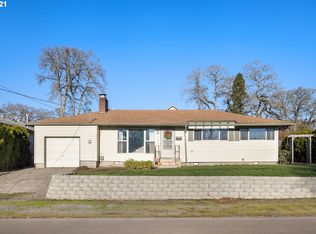 590 E Fairfield St, Gladstone, OR 97027