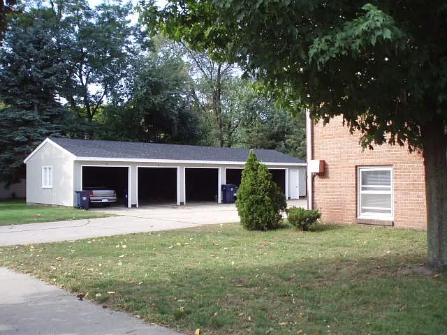 2 bed, 900 sqft, $1,250 — Photo 2