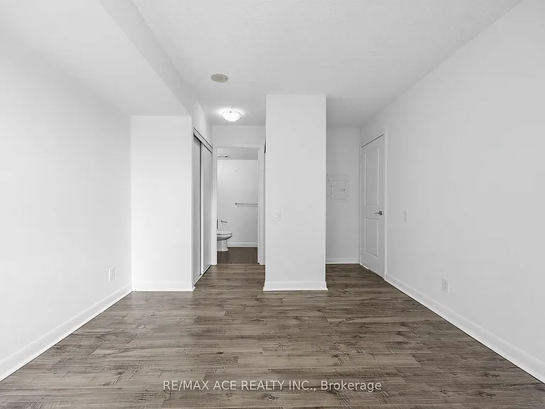 25 Town Centre Ct #808 — Photo 21