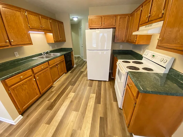 711 Fields Ln — Photo 5