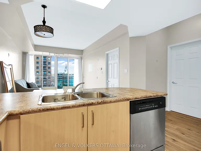 134 York St #607 — Photo 10