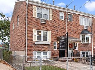 6901 61st Rd, Middle Village, NY 11379