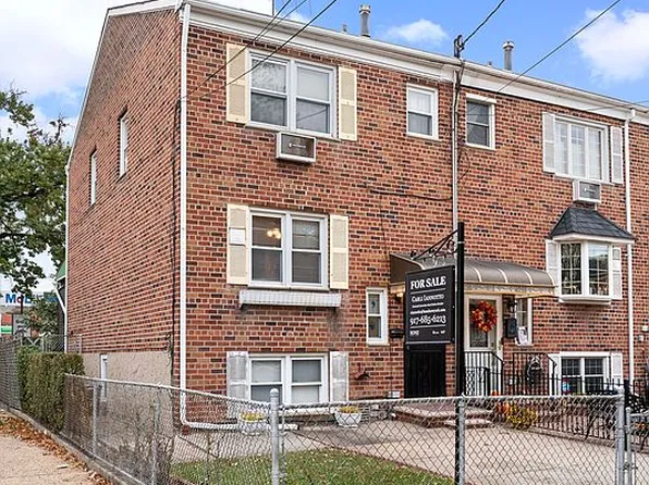 6901 61st Rd, Middle Village, NY 11379