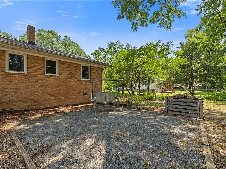 2408 Rolling Pines Ave — Photo 21