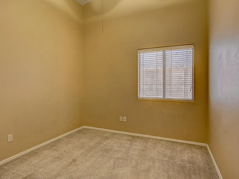 431 N Leoma Ln — Photo 12