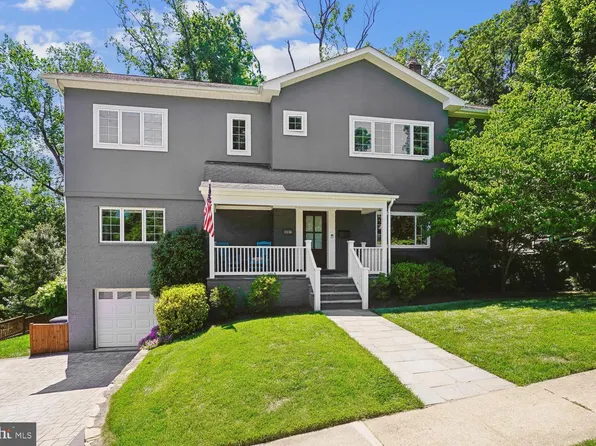 3536 N Dickerson St, Arlington, VA 22207