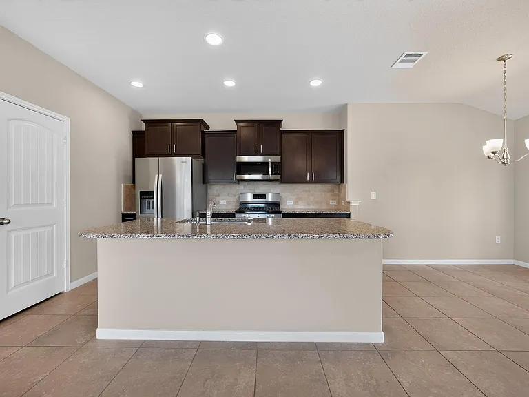 1919 Mexia Dr — Photo 6