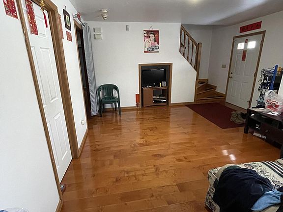 2nd image of 707 Avenue C