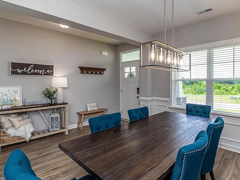 300 Stonebridge Dr — Photo 3