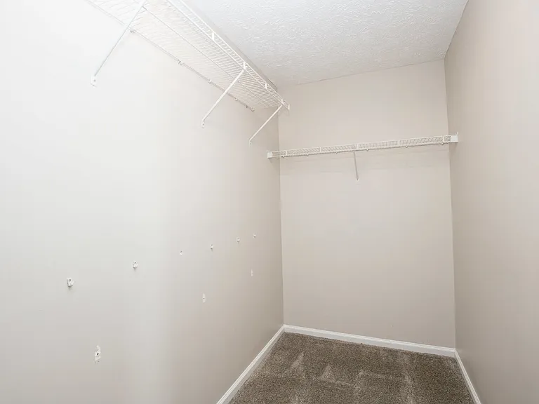 196 Lochwood Dr — Photo 28