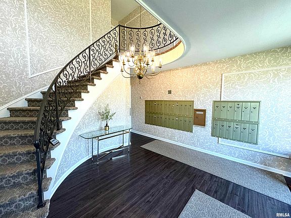 2nd image of 125 W Glen Ave #104-B