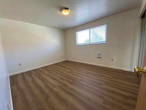3rd image of 178 Atkinson Ct #8